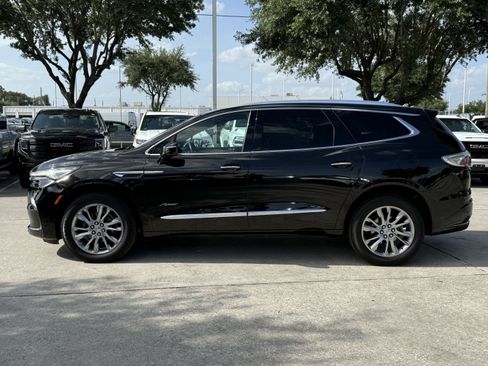 Used 2023 Buick Enclave Avenir w/ Avenir Technology Package FWD image 8