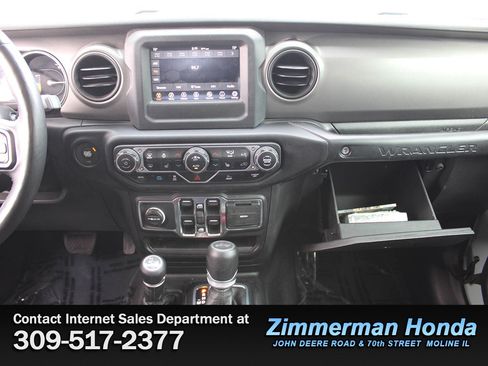 Used 2023 Jeep Wrangler Unlimited w/ Cold Weather Group image 16