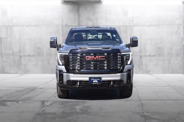 Used 2025 GMC Sierra 2500 Denali Ultimate AWD/4WD image 4