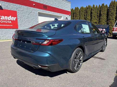 New 2026 Toyota Camry SE image 3