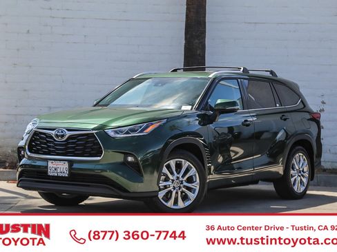 Used 2023 Toyota Highlander Limited FWD image 1
