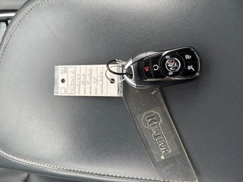 Used 2021 Buick Enclave Essence w/ Sport Touring Edition image 27