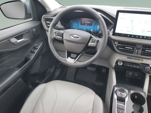 Certified 2025 Ford Escape Platinum w/ Premium Technology Package AWD/4WD image 13
