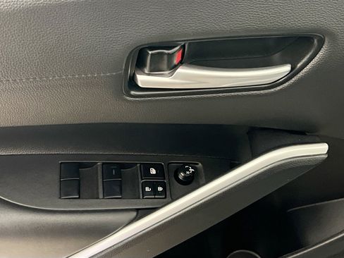 Used 2024 Toyota Corolla Cross XSE image 16