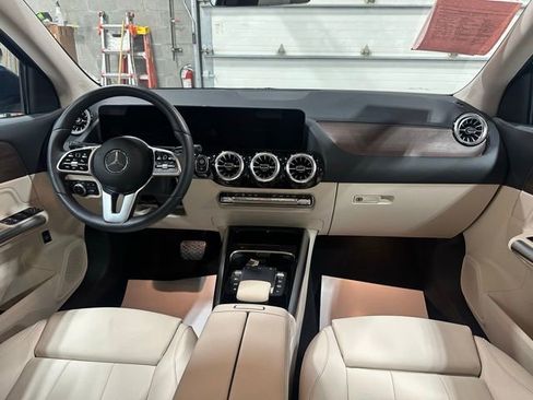 Certified 2023 Mercedes-Benz GLA 250 4MATIC image 17