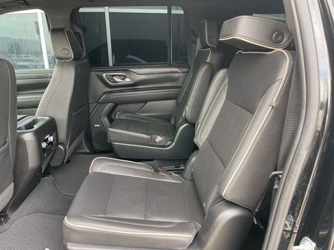Used 2023 GMC Yukon XL SLT image 14