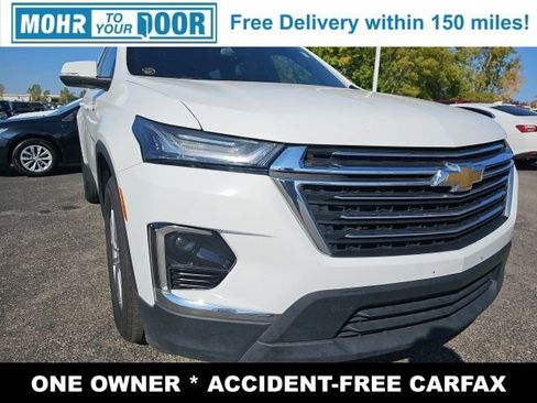 Used 2023 Chevrolet Traverse LT image 3
