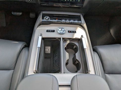 New 2026 Lincoln Navigator Reserve AWD/4WD image 13