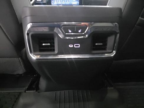 Used 2023 GMC Sierra 1500 Denali AWD/4WD image 10