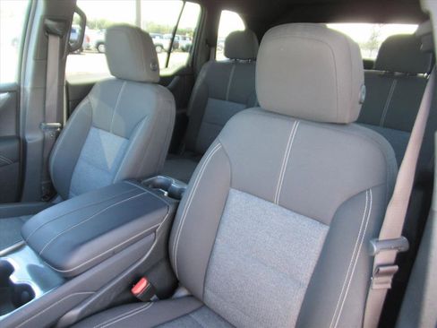 Used 2025 GMC Acadia Elevation image 16