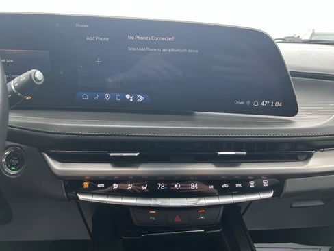 Used 2024 Cadillac XT4 Premium Luxury image 16