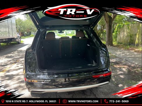 Used 2019 Audi Q5 2.0T Premium w/ Convenience Package AWD/4WD image 12