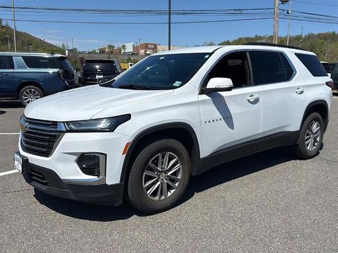 Used 2023 Chevrolet Traverse LT FWD image 3