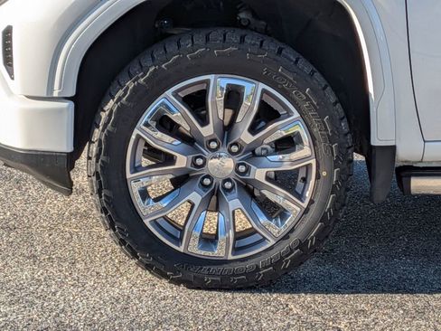 Used 2024 GMC Sierra 1500 Denali w/ Denali Reserve Package AWD/4WD image 11