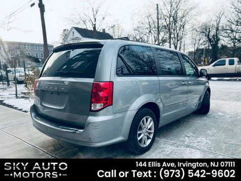 Used 2014 Dodge Grand Caravan SXT image 4