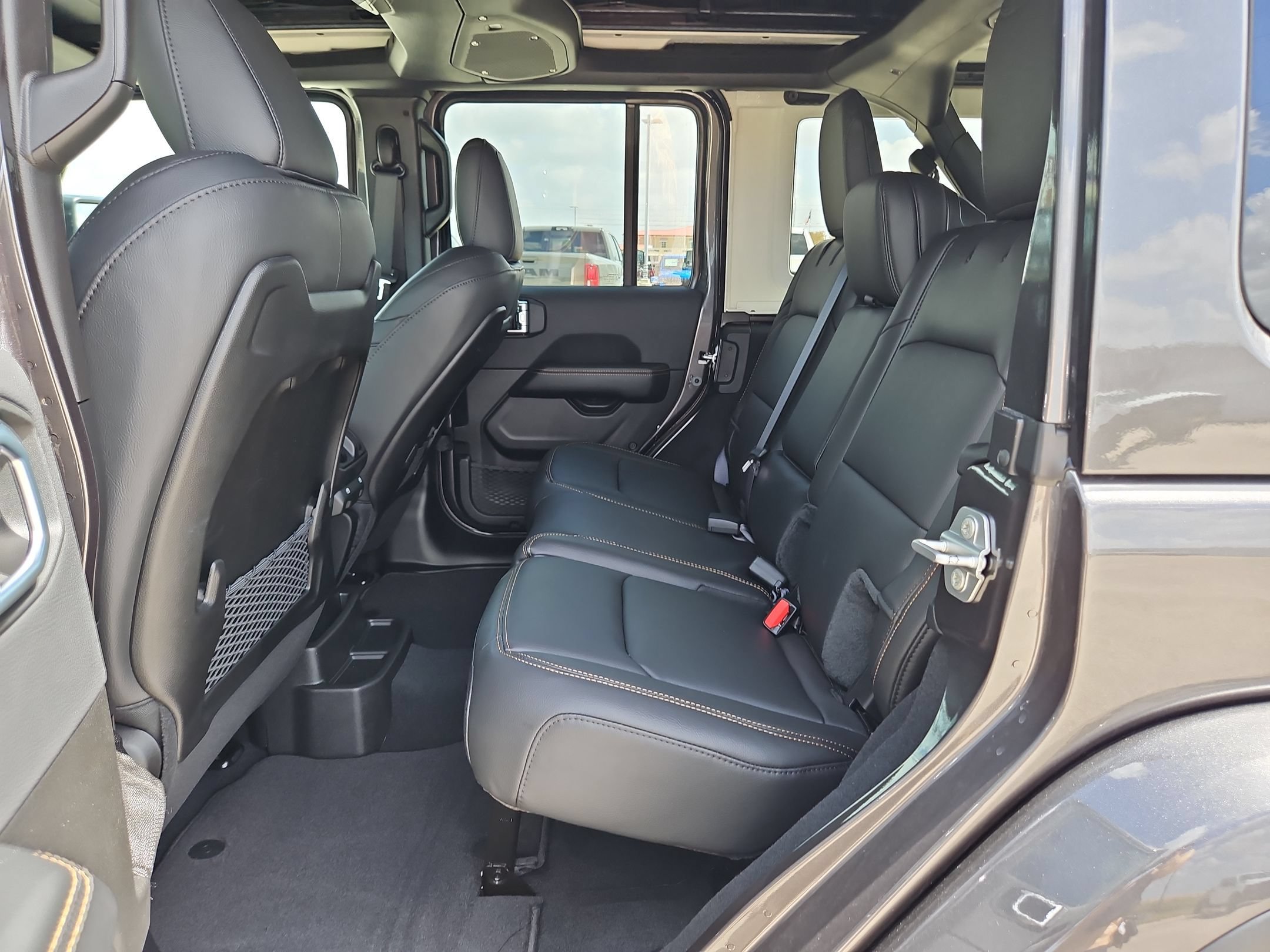 New 2027 Jeep Wrangler Unlimited Sahara AWD/4WD image 12