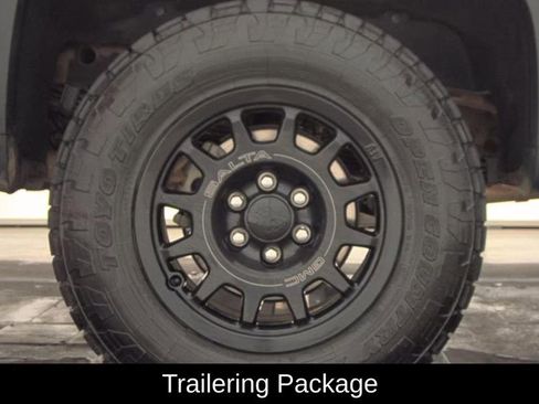 Used 2024 GMC Sierra 1500 AT4X w/ AT4X AEV Edition image 4