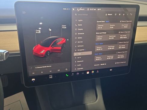 Used 2023 Tesla Model 3 Standard Range image 2
