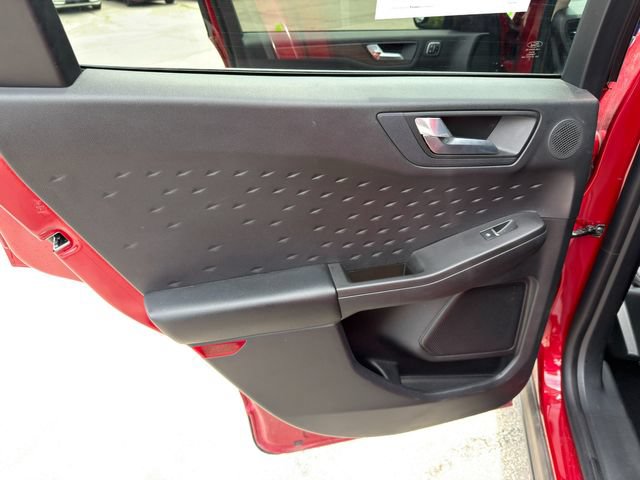 Used 2020 Ford Escape Titanium AWD/4WD image 17