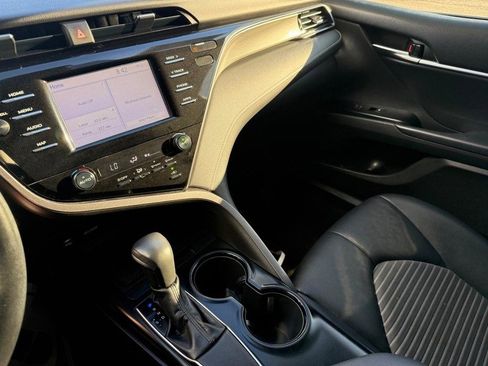 Used 2019 Toyota Camry SE image 23