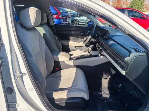 Used 2024 Honda Accord LX image 19