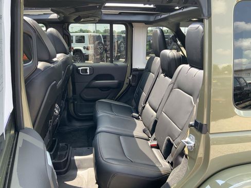 Used 2025 Jeep Wrangler Unlimited Rubicon 392 AWD/4WD image 52