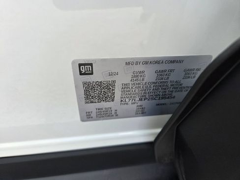 Used 2025 Chevrolet Trax RS w/ Driver Confidence Package FWD image 19