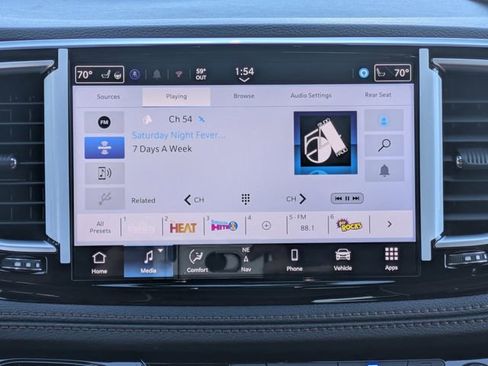 New 2026 Chrysler Pacifica Pinnacle w/ Trailer Tow Group AWD/4WD image 19