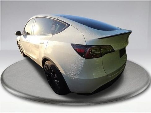 Used 2022 Tesla Model Y Performance AWD/4WD image 8