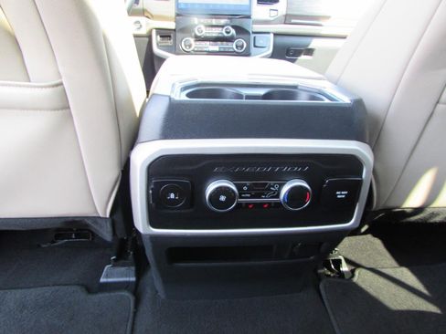 Used 2024 Ford Expedition Max Limited image 22