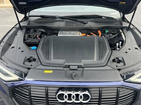 Used 2021 Audi e-tron Premium w/ Convenience Plus Package image 39
