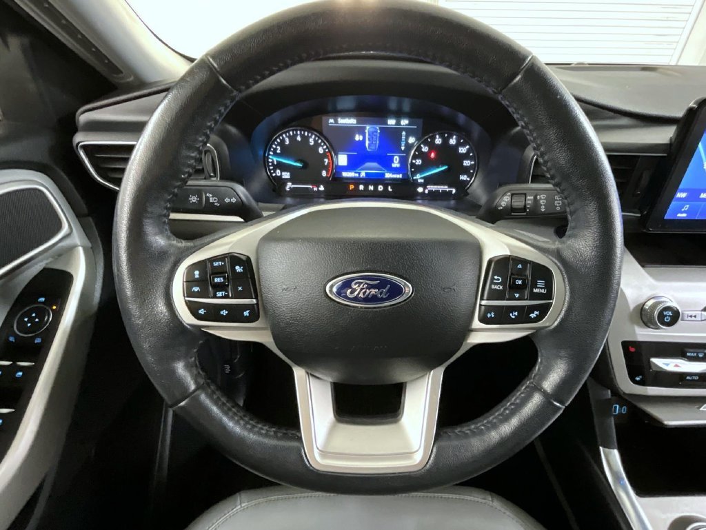 Used 2021 Ford Explorer XLT w/ Equipment Group 202A AWD/4WD image 11
