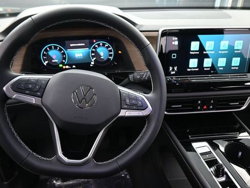 New 2026 Volkswagen Atlas SE image 37