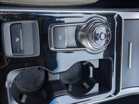 Used 2020 Ford Edge SEL w/ Convenience Package image 13