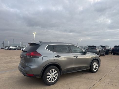 Used 2018 Nissan Rogue S image 23