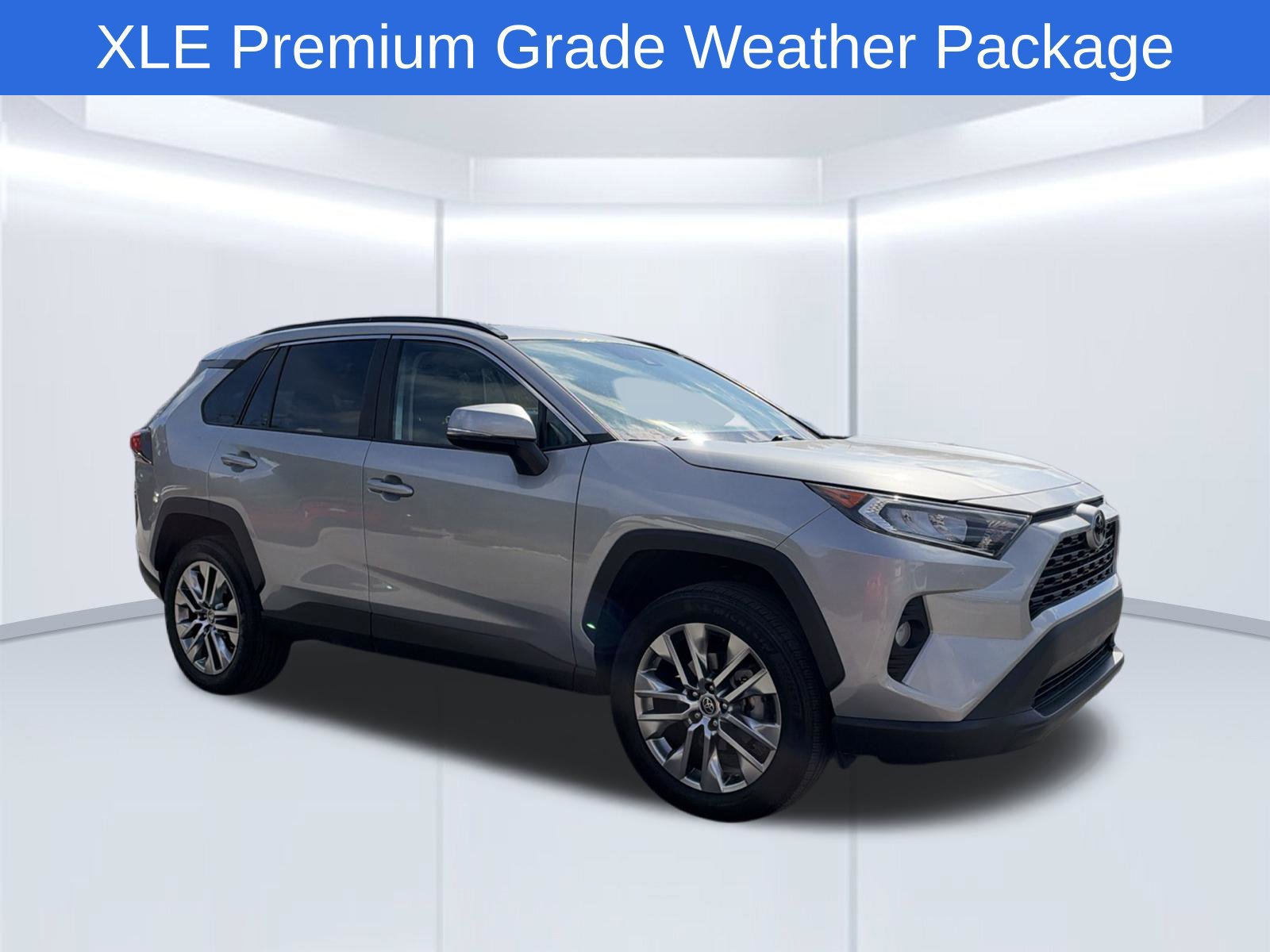 Used 2021 Toyota RAV4 XLE Premium AWD/4WD image 3