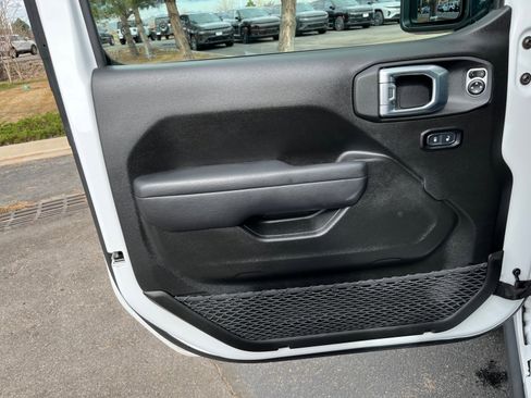 Used 2024 Jeep Wrangler Willys image 13