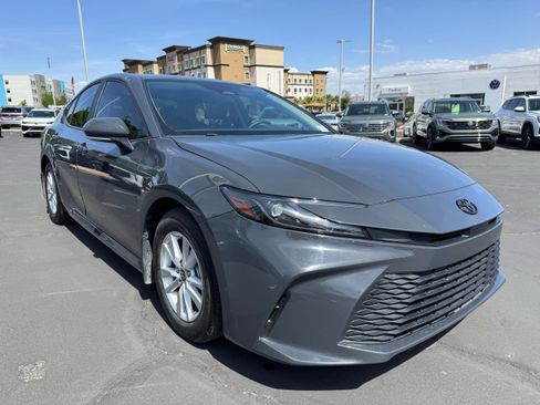 Used 2025 Toyota Camry LE image 8