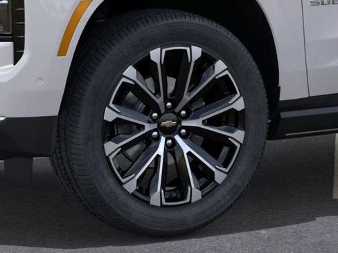 New 2025 Chevrolet Suburban High Country image 10