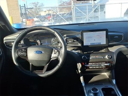 Used 2020 Ford Explorer XLT w/ Equipment Group 202A image 11
