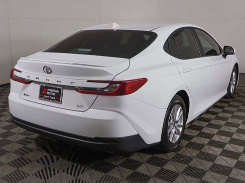 Used 2025 Toyota Camry LE w/ Convenience Package image 8
