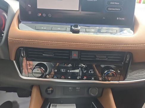 New 2026 Nissan Rogue Platinum w/ Platinum Premium Package AWD/4WD image 18
