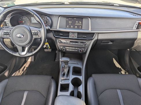 Used 2018 Kia Optima S image 13