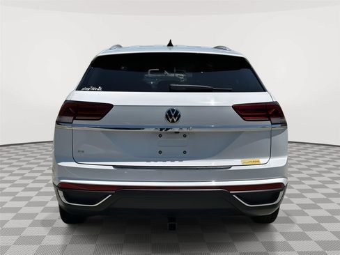 Used 2022 Volkswagen Atlas Cross Sport SE FWD image 4
