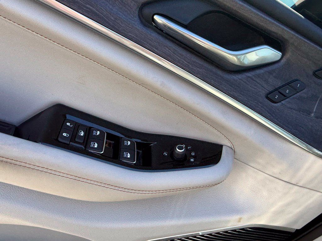 Used 2022 Jeep Grand Cherokee Overland w/ Luxury Tech Group IV RWD image 6