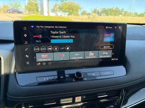 Certified 2025 Nissan Rogue SL w/ Tech Package AWD/4WD image 32
