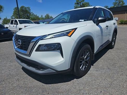 Certified 2023 Nissan Rogue S FWD image 2