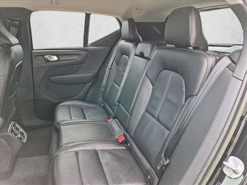 Used 2022 Volvo XC40 T5 Momentum AWD/4WD image 18