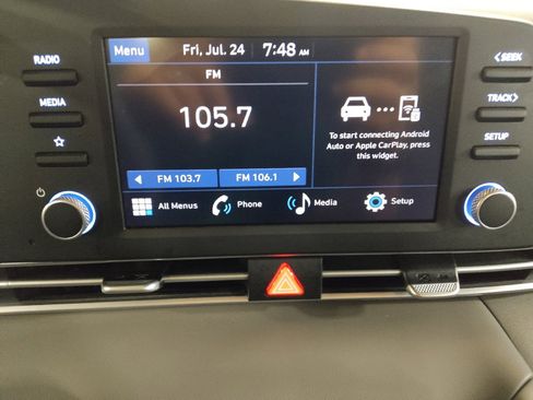Used 2025 Hyundai Elantra SE FWD image 25
