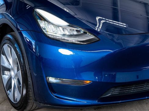 Used 2023 Tesla Model Y Long Range image 17